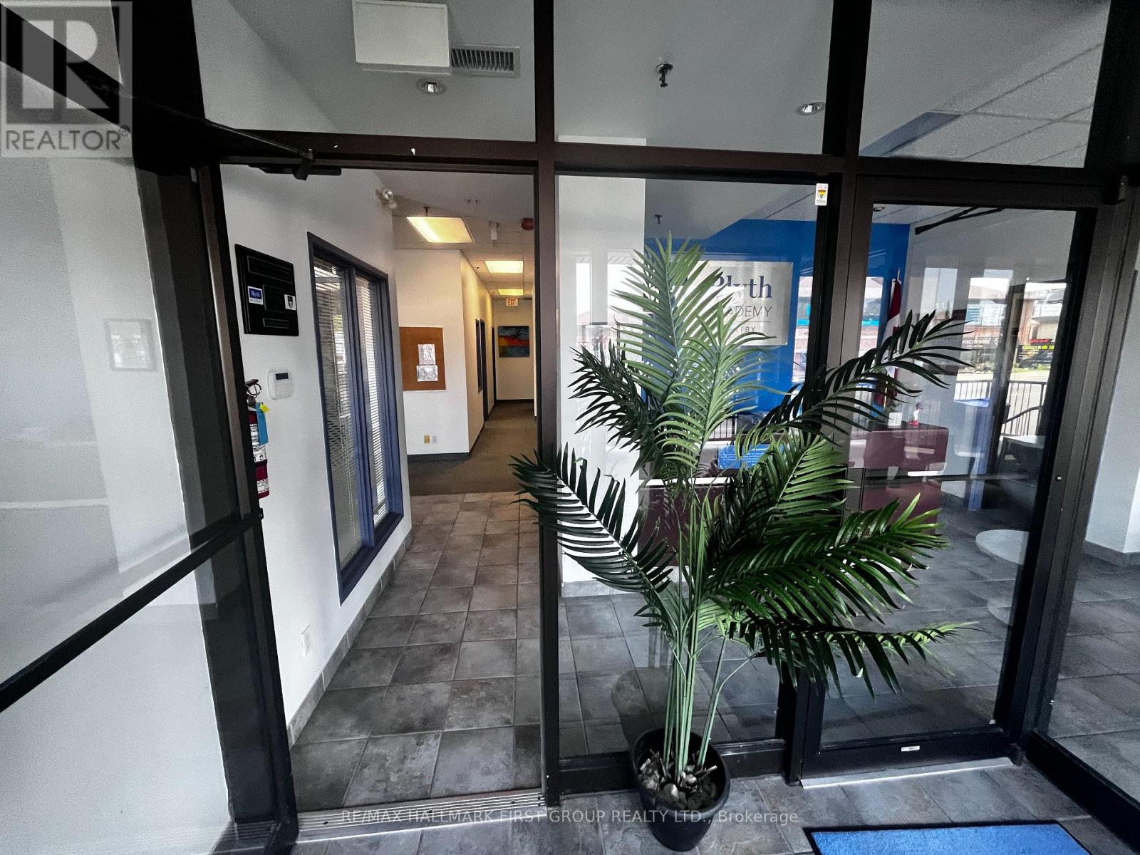 #1-4 - 209 Dundas Street E, Whitby, Ontario  L1N 2M4 - Photo 2 - E12634610