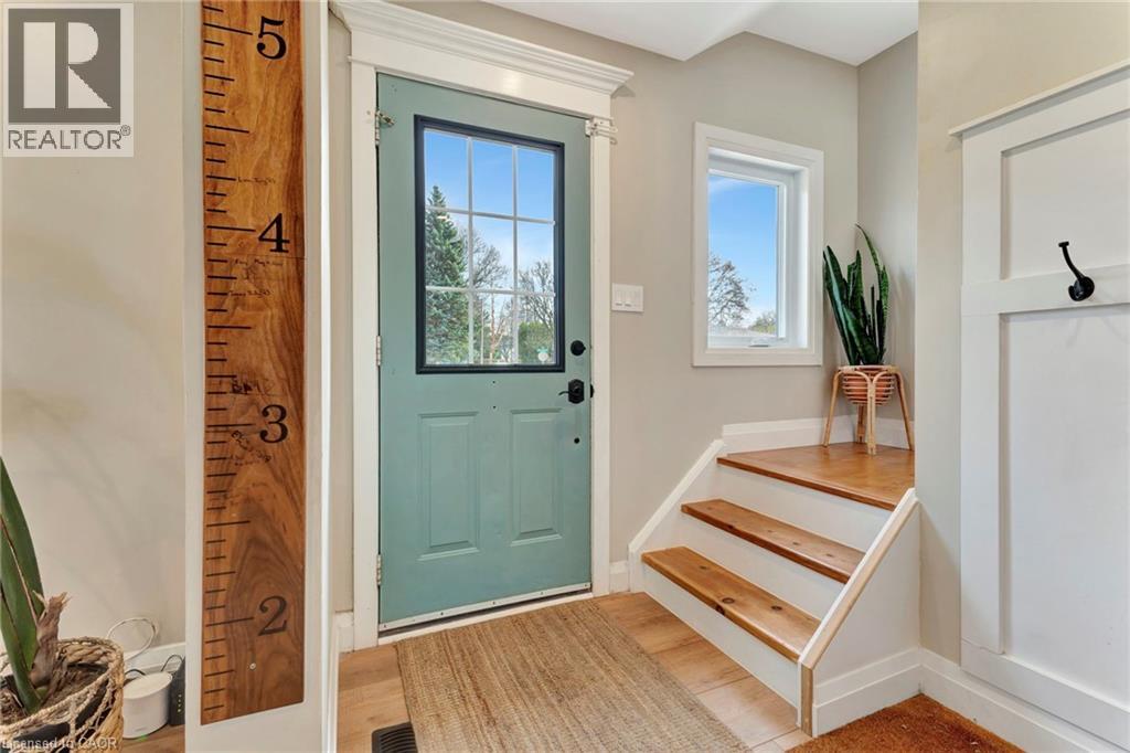 8 Grenoble Road, Hamilton, Ontario  L9C 6K6 - Photo 3 - 40787918