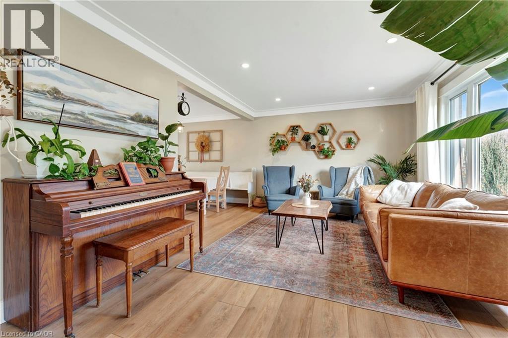 8 Grenoble Road, Hamilton, Ontario  L9C 6K6 - Photo 11 - 40787918