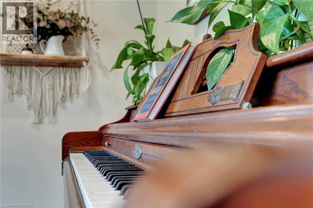 8 Grenoble Road, Hamilton, Ontario  L9C 6K6 - Photo 15 - 40787918