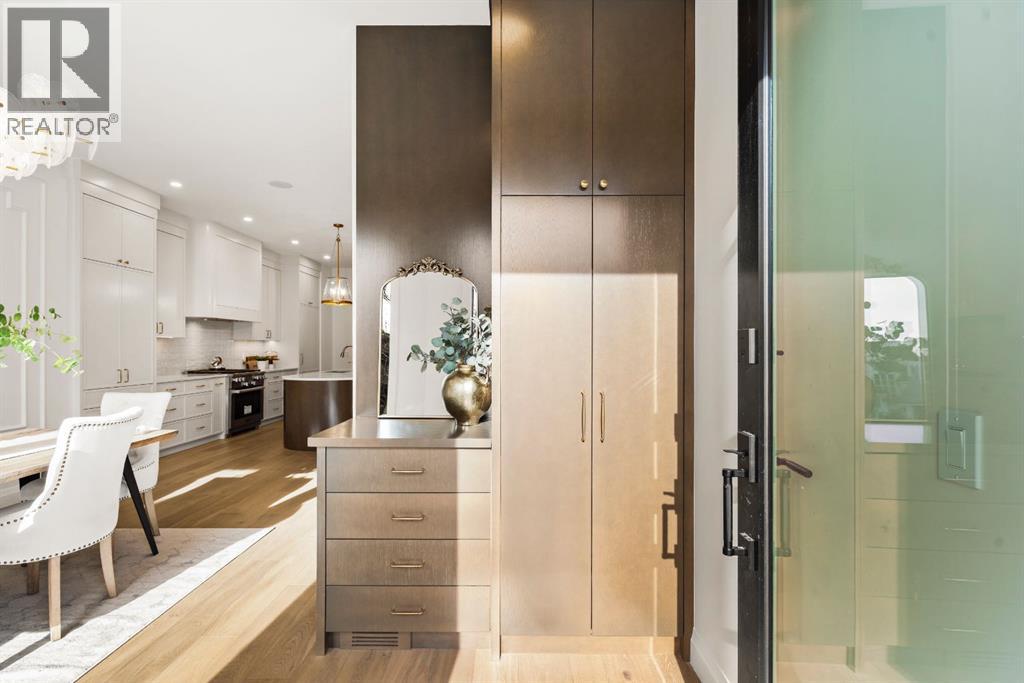 2214 12 Avenue Nw, Calgary, Alberta T2N 1K2 - Photo 3 - A2269546