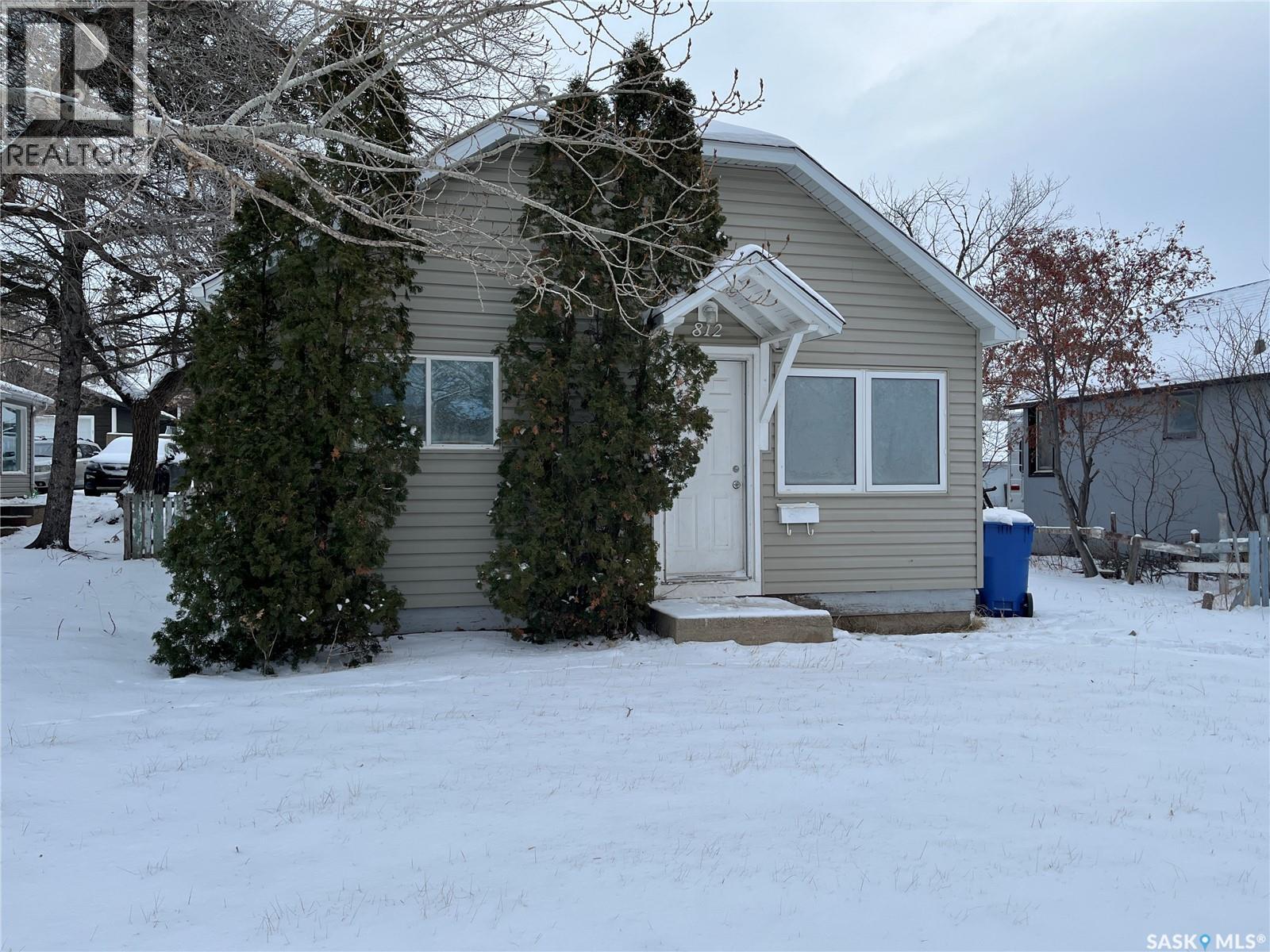 812 99th Street, North Battleford, Saskatchewan  S9A 0T8 - Photo 2 - SK025650