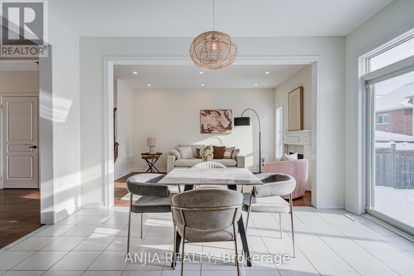 23 Grey Wing Avenue, Georgina, Ontario  L4P 0B7 - Photo 14 - N12634586