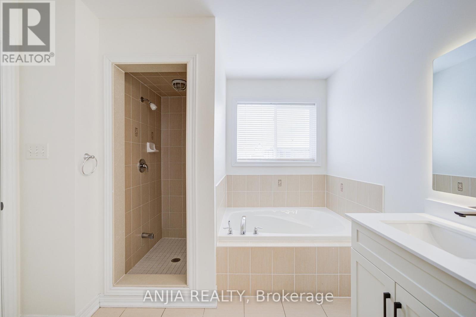 23 Grey Wing Avenue, Georgina, Ontario  L4P 0B7 - Photo 20 - N12634586