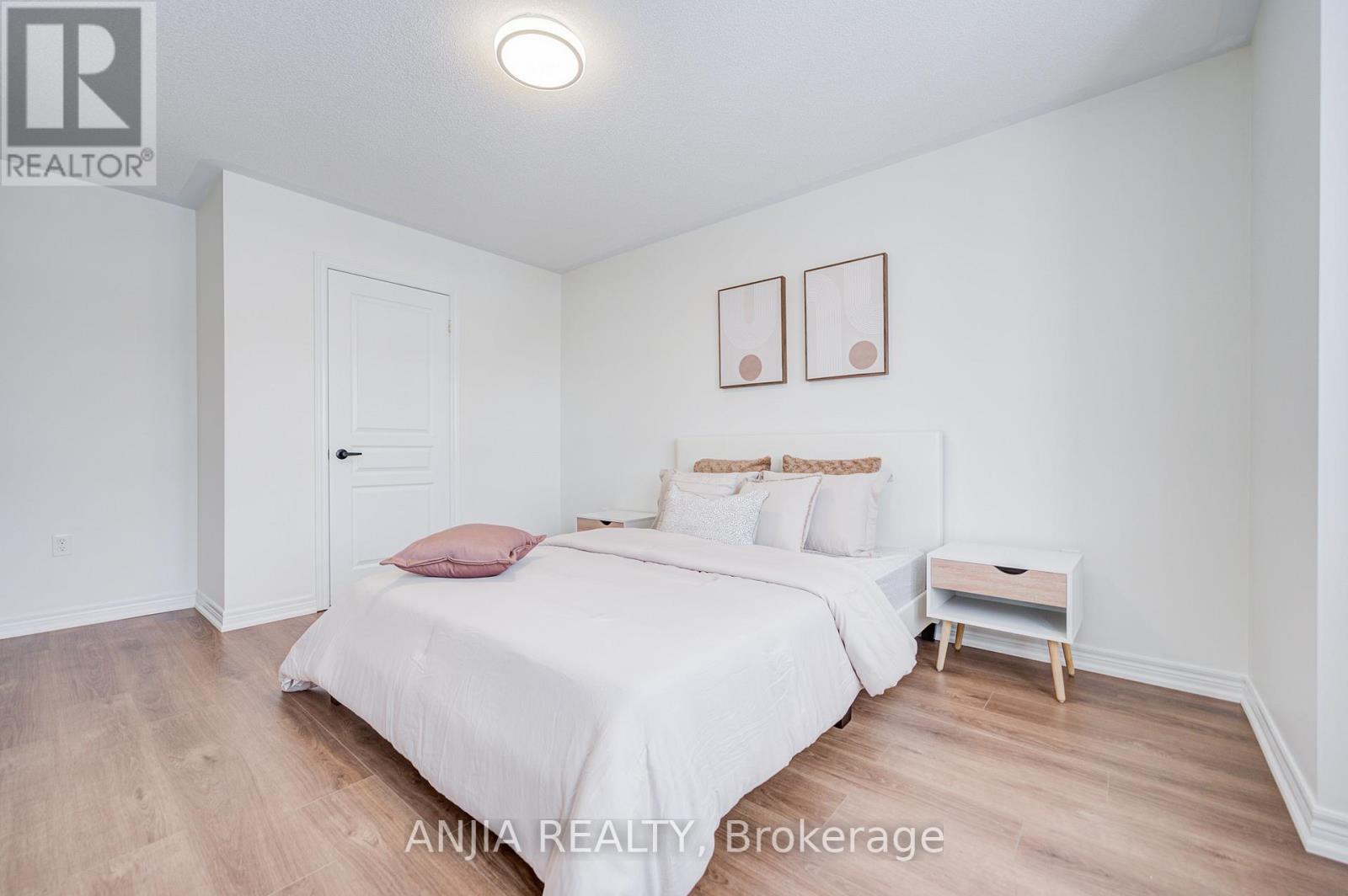 23 Grey Wing Avenue, Georgina, Ontario  L4P 0B7 - Photo 23 - N12634586