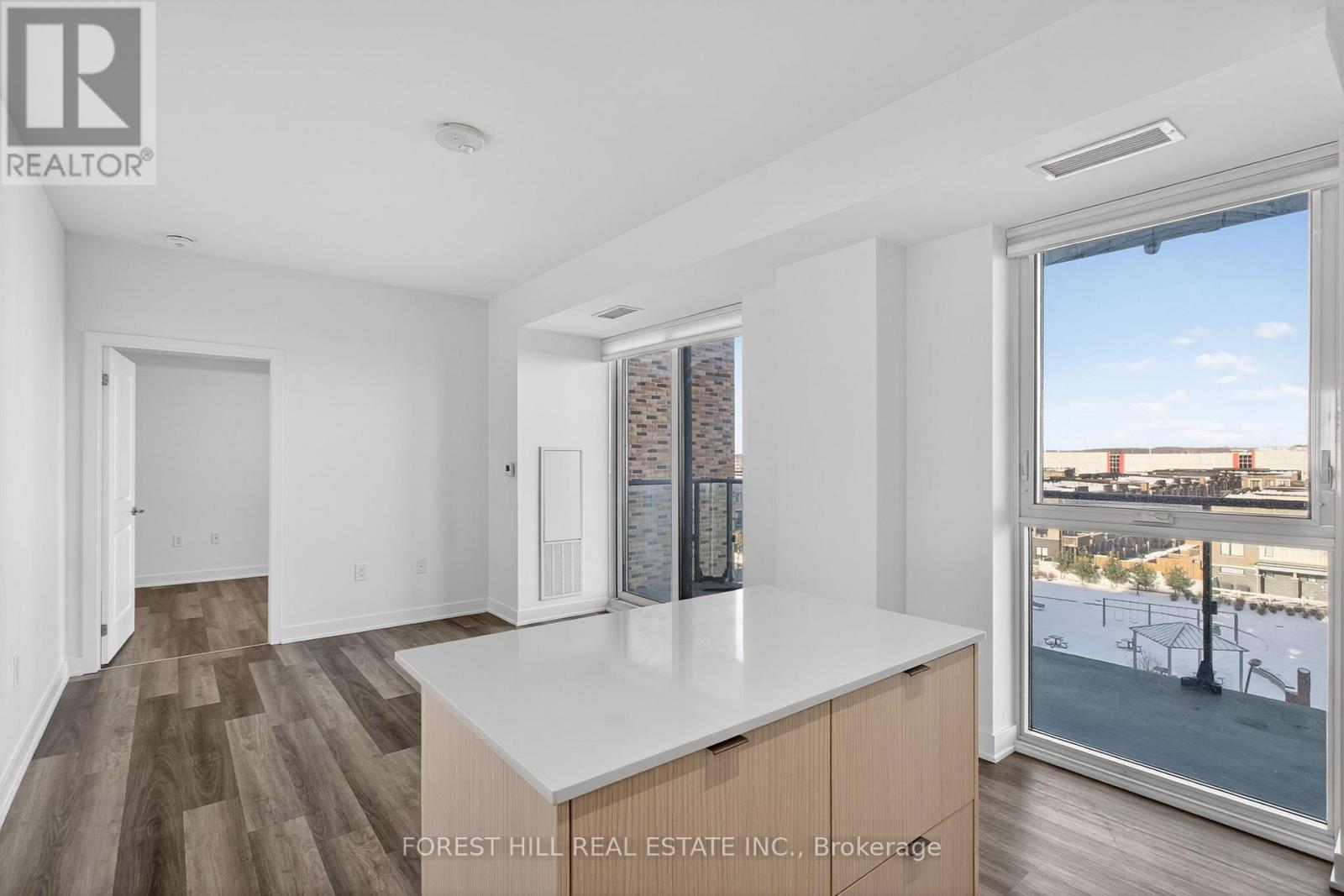 529 - 100 Eagle Rock Way, Vaughan, Ontario  L6A 5B9 - Photo 8 - N12634596