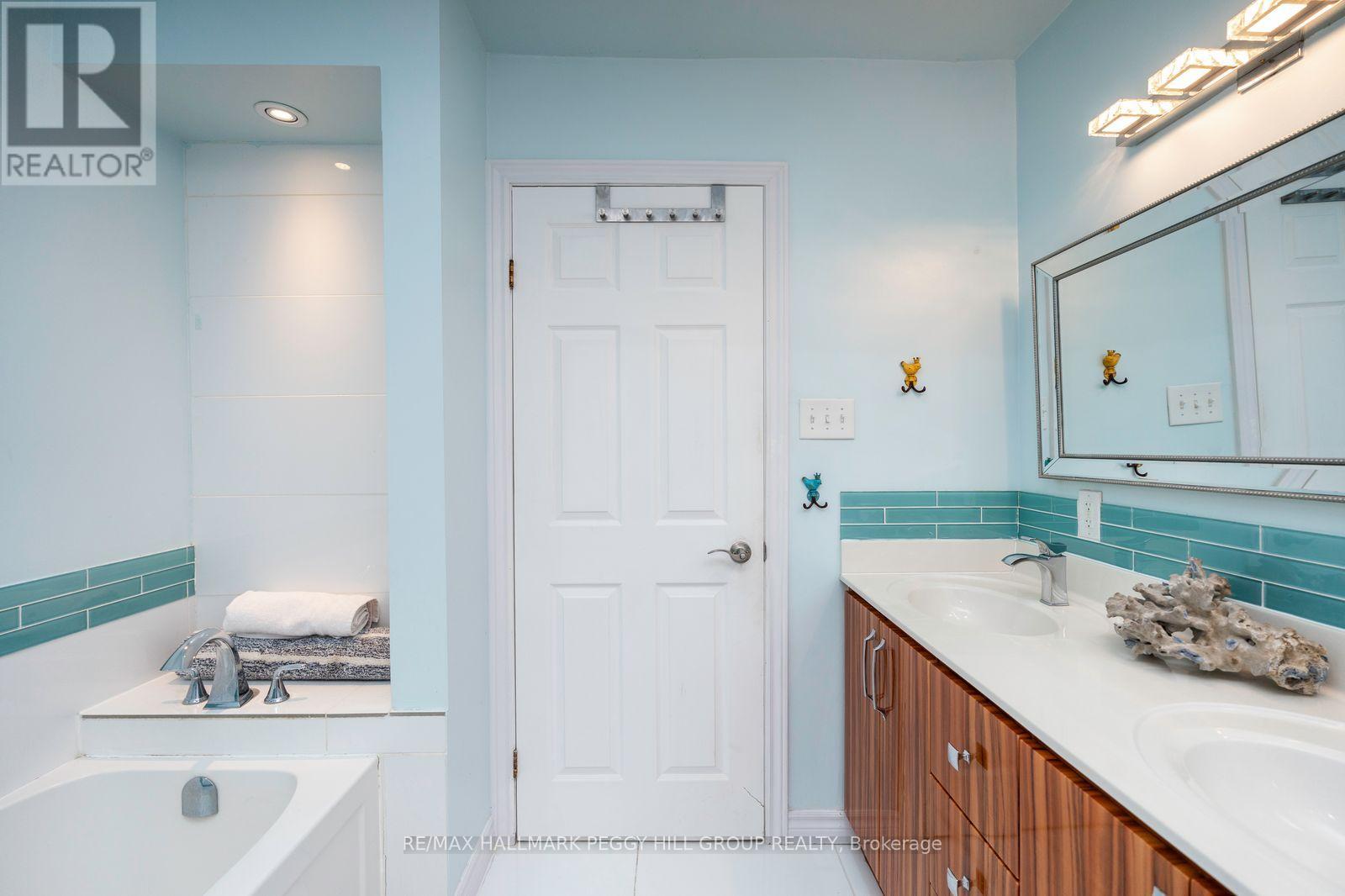 63 Idlewood Drive, Springwater, Ontario  L9X 0P5 - Photo 16 - S12634534