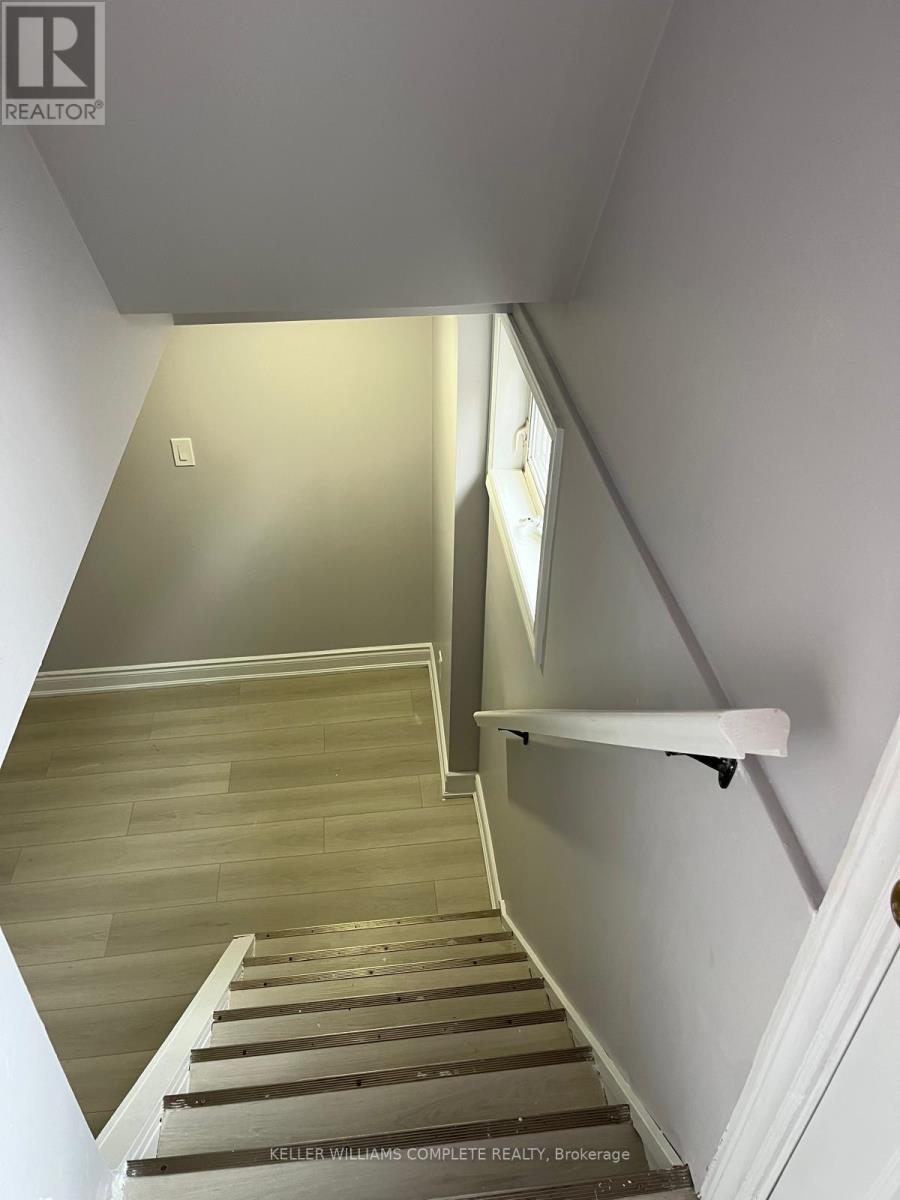 Lower - 15 Camille Court, Hamilton, Ontario  L8T 2C8 - Photo 2 - X12542650