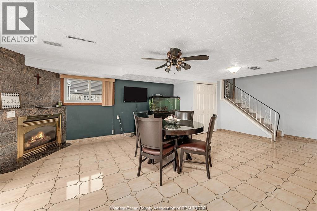 10615 Keating Crescent, Windsor, Ontario N8R 1T6 - Photo 12 - 25031671