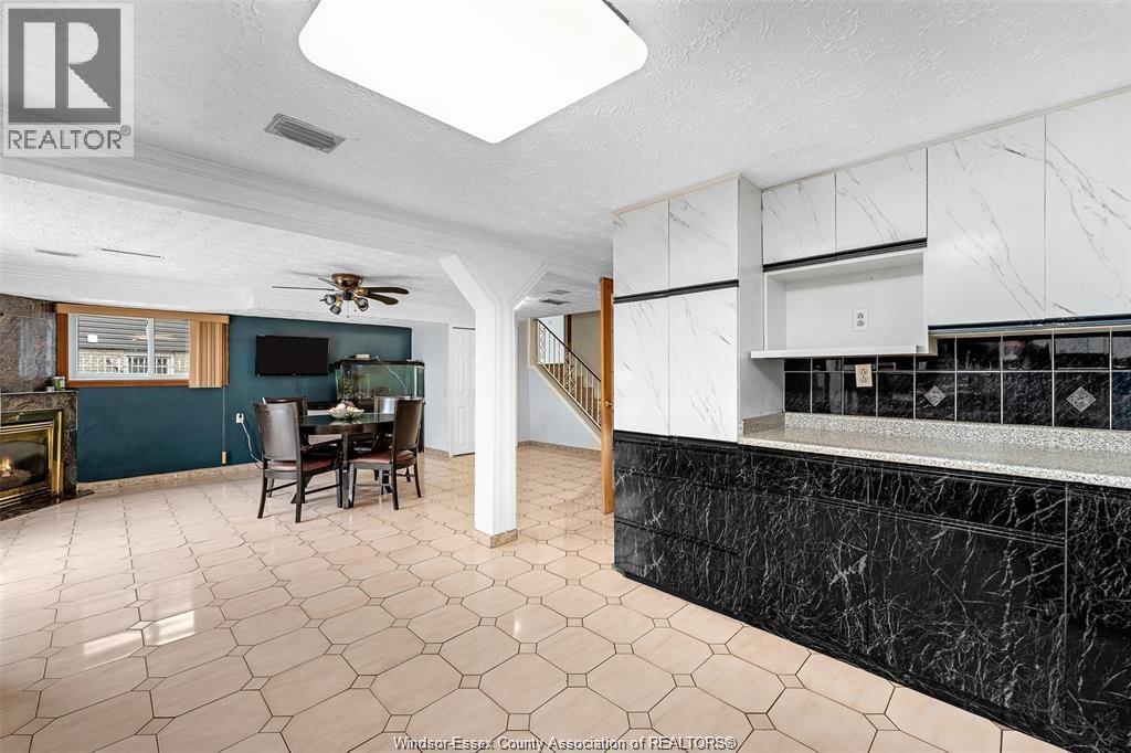 10615 Keating Crescent, Windsor, Ontario N8R 1T6 - Photo 15 - 25031671