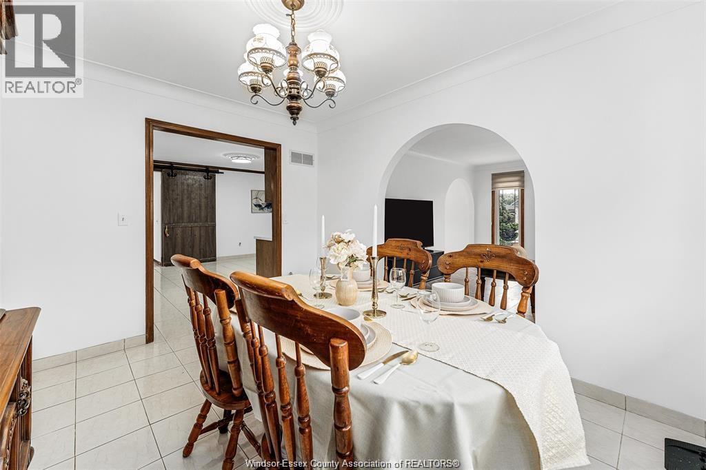 10615 Keating Crescent, Windsor, Ontario N8R 1T6 - Photo 17 - 25031671