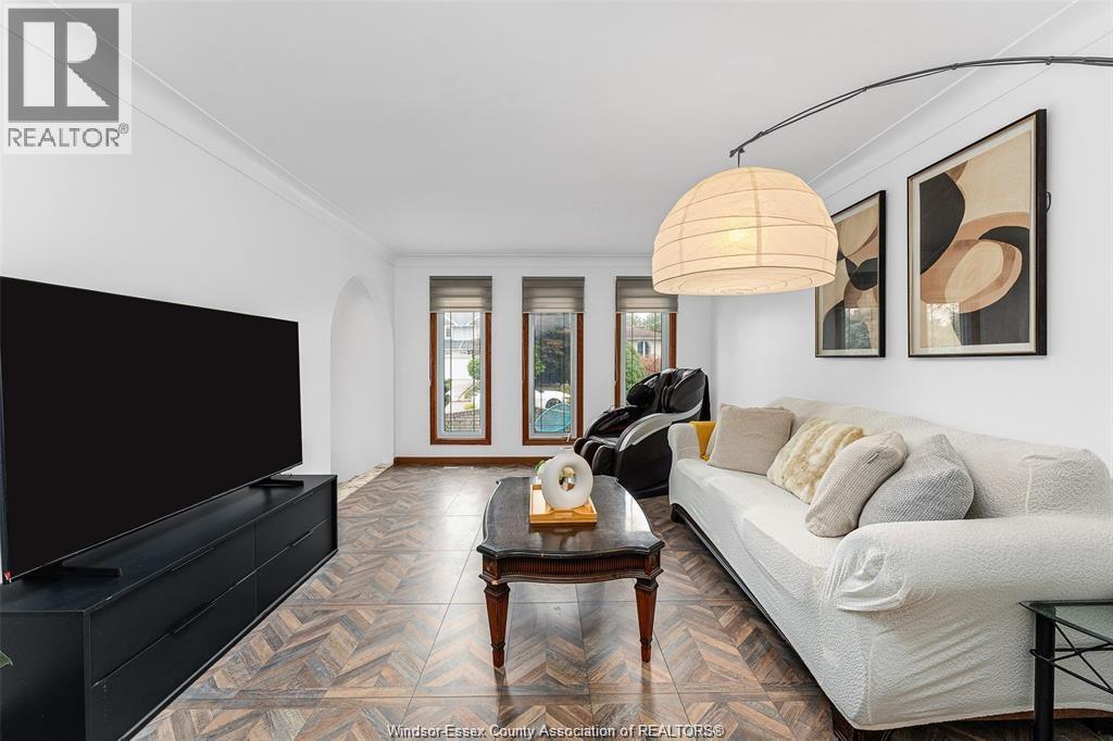 10615 Keating Crescent, Windsor, Ontario N8R 1T6 - Photo 9 - 25031671