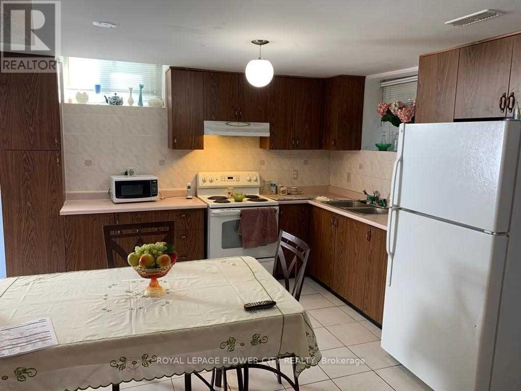 <div class="slider-price">$1,800 Monthly</div><p>Bsmt - 5688 Brightpool Crescent, Mississauga, Ontario</p>