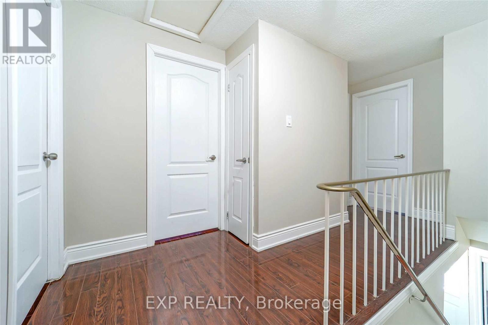 7 Hollyhedge Court, Brampton, Ontario  L6S 1R5 - Photo 12 - W12634544