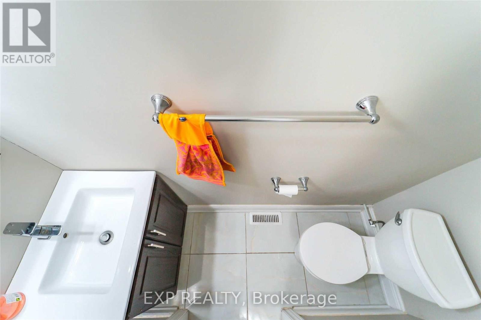 7 Hollyhedge Court, Brampton, Ontario  L6S 1R5 - Photo 13 - W12634544