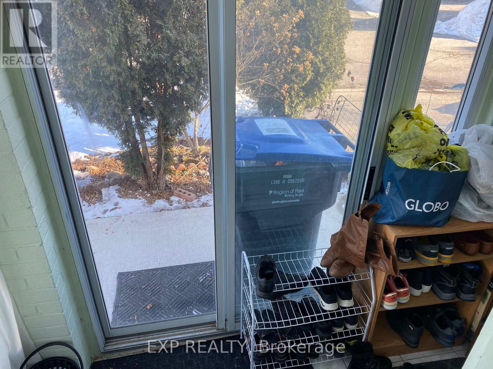 7 Hollyhedge Court, Brampton, Ontario  L6S 1R5 - Photo 14 - W12634544