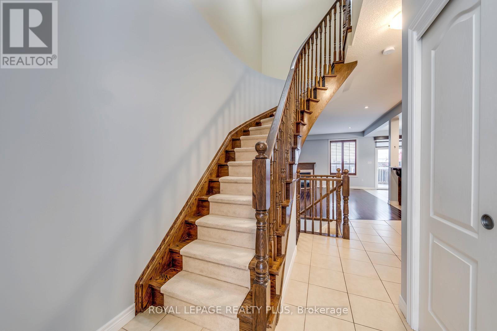 14 Marina Point Crescent, Hamilton, Ontario  L6E 0E5 - Photo 22 - X12634552