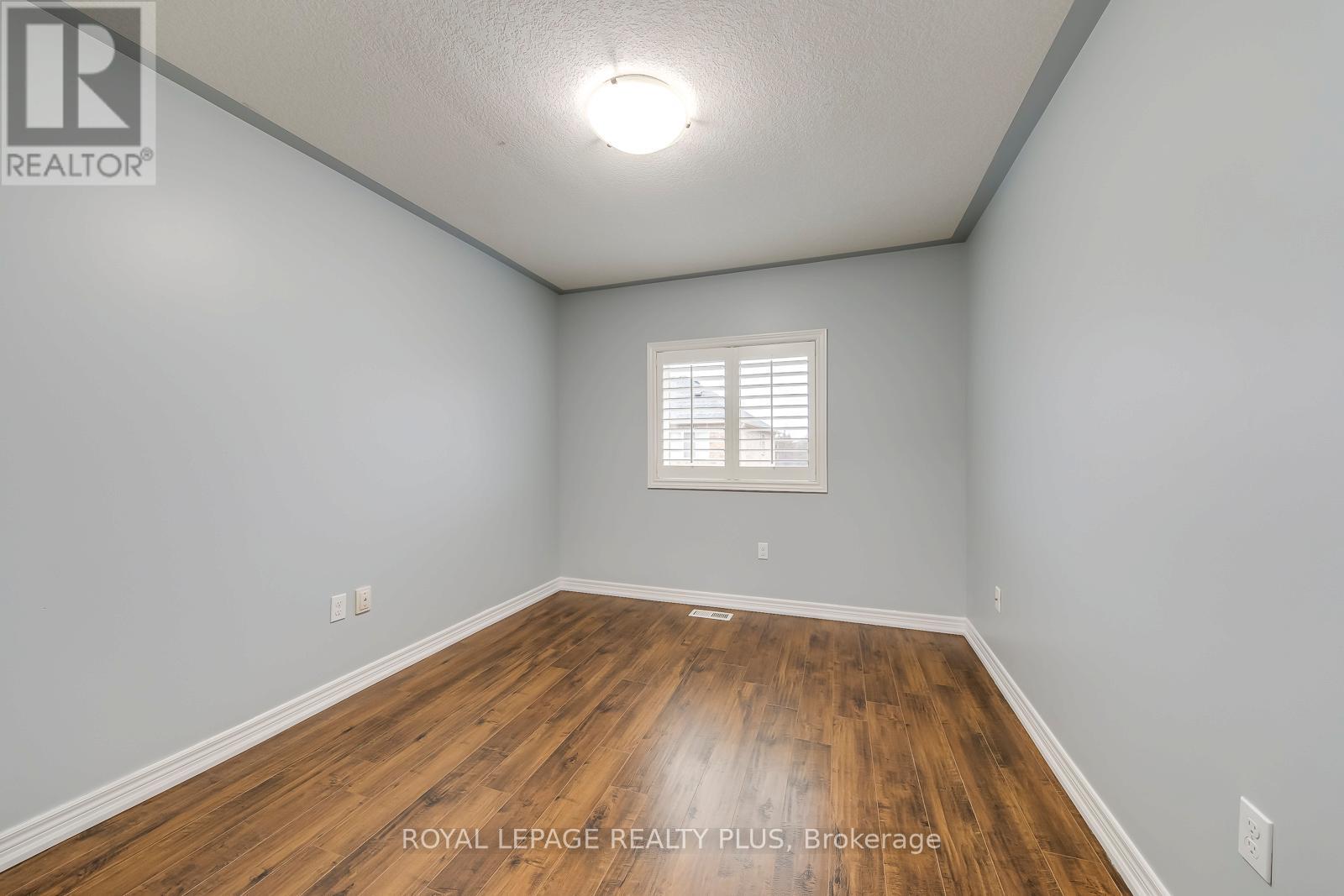 14 Marina Point Crescent, Hamilton, Ontario  L6E 0E5 - Photo 32 - X12634552