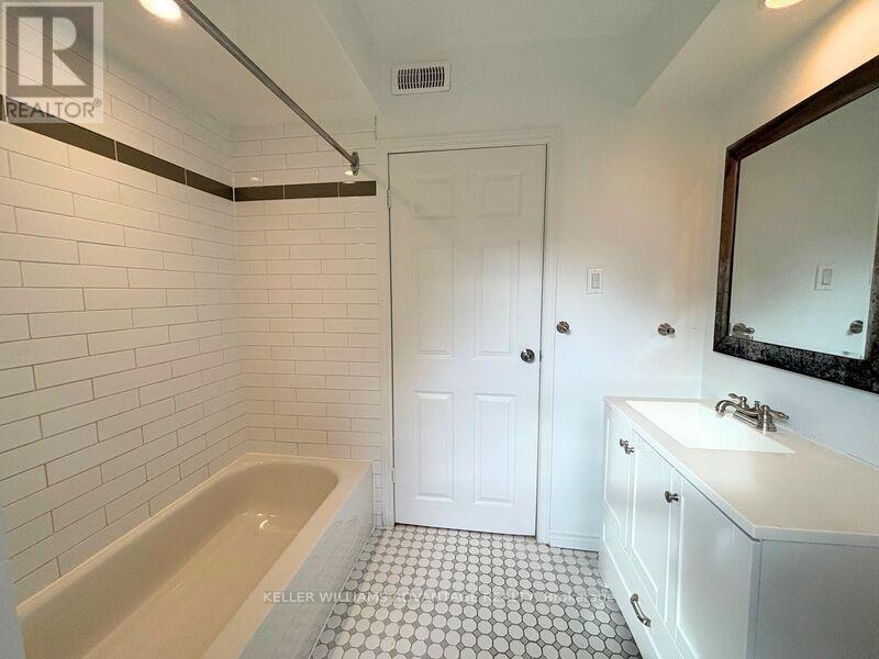 Unit #2 - 32 Arthur Avenue S, Hamilton, Ontario  L8M 2H4 - Photo 9 - X12634564