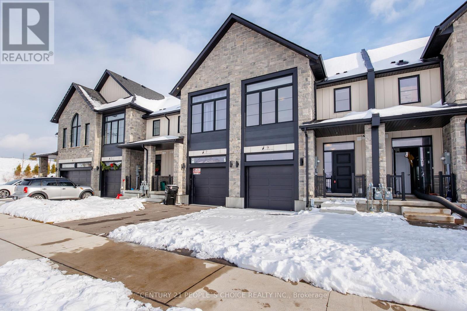 9 Queensbrook Crescent, Cambridge, Ontario  N1S 0E5 - Photo 2 - X12634594