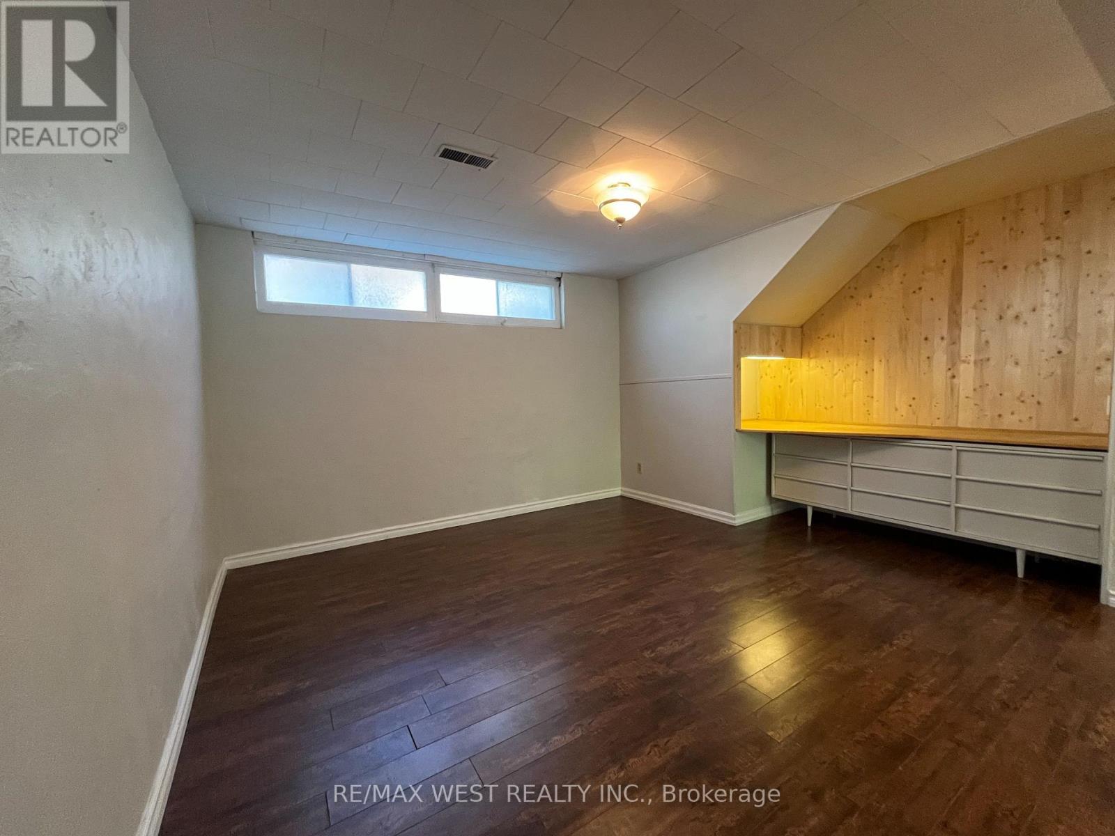 25 Norman Avenue, King, Ontario  L0G 1N0 - Photo 18 - N12434611