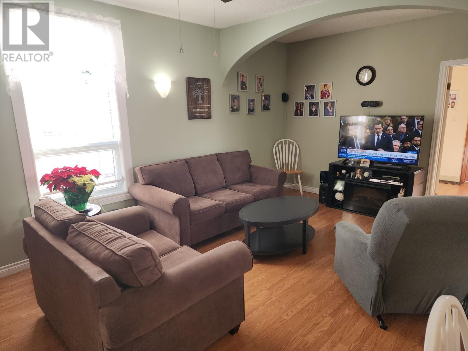 205 Ontario St, Schreiber, Ontario  P0T 2S0 - Photo 10 - TB253663