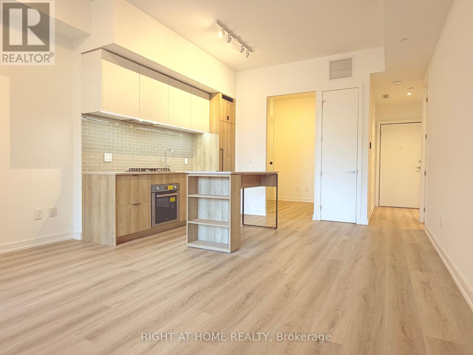 201 - 722 Marlee Avenue, Toronto, Ontario  M6B 3J7 - Photo 12 - W12586084