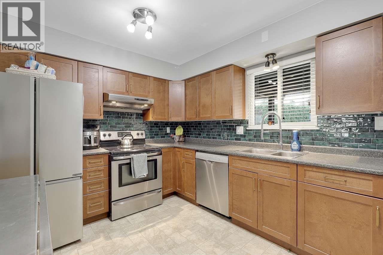 21536 Mayo Place, Maple Ridge, British Columbia  V2X 2K9 - Photo 13 - R3073898