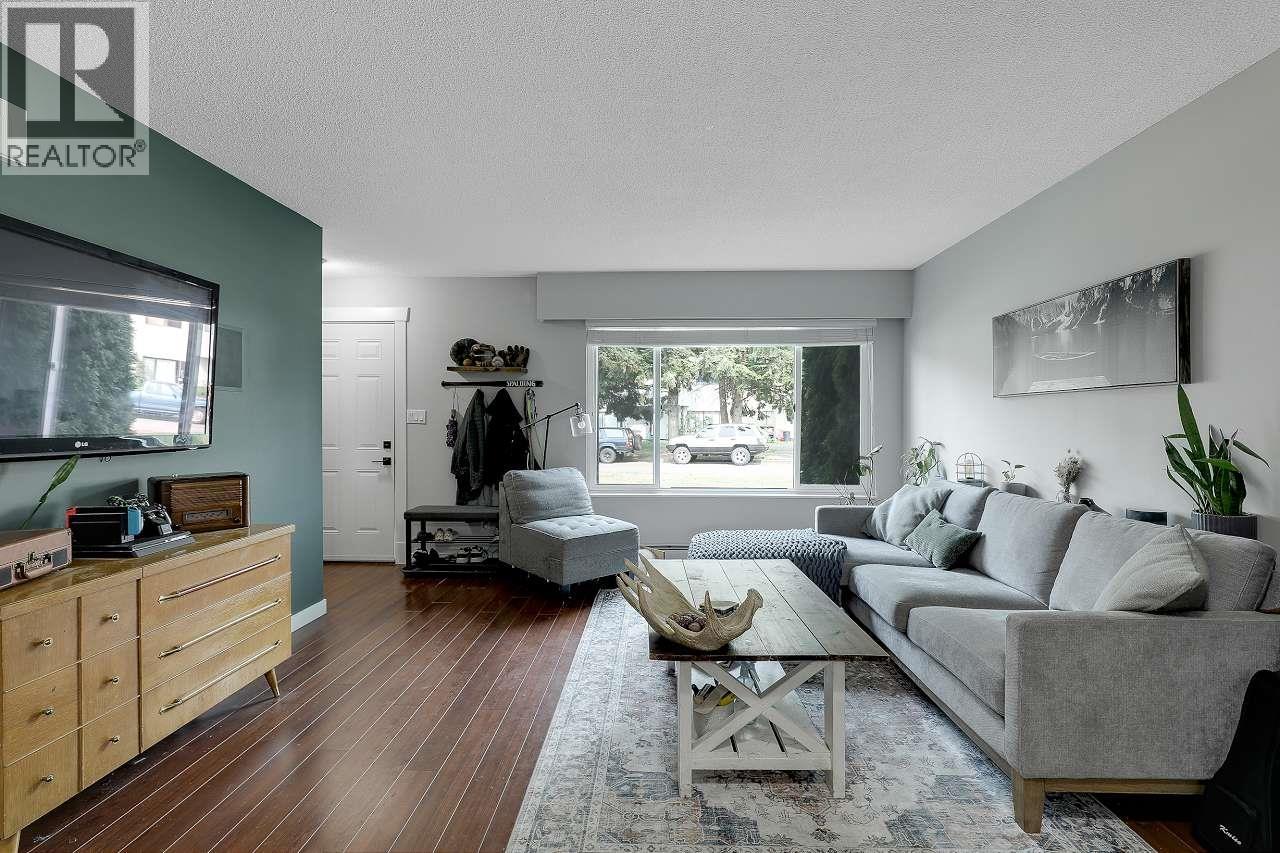 21536 Mayo Place, Maple Ridge, British Columbia  V2X 2K9 - Photo 3 - R3073898