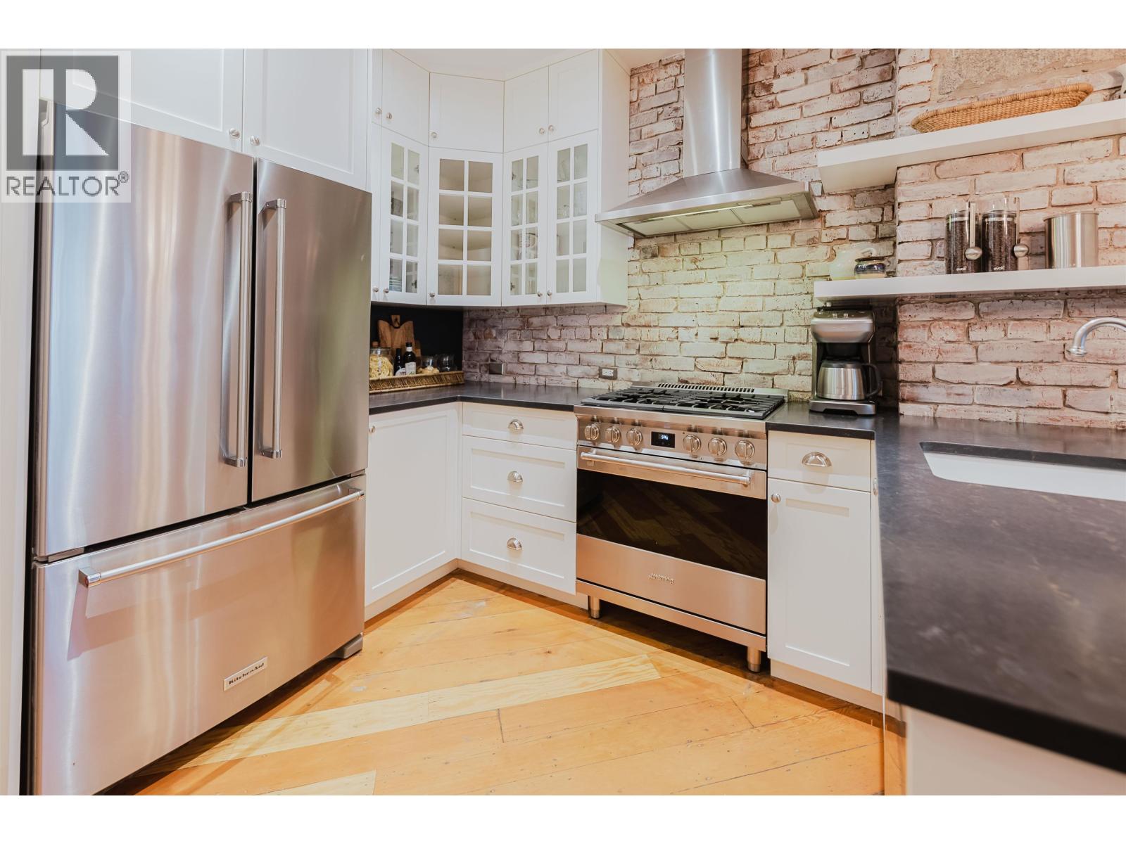 210 1178 Hamilton Street, Vancouver, British Columbia  V6B 2S2 - Photo 4 - R3073910