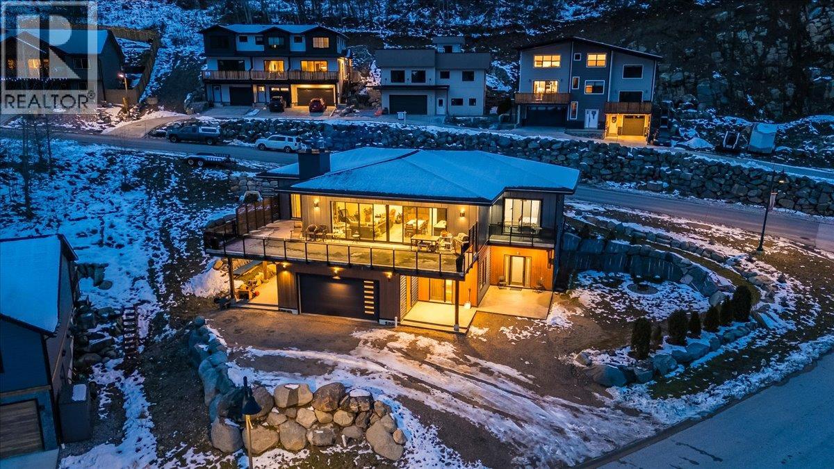 941 Redstone Drive, Rossland, British Columbia  V0G 1Y0 - Photo 2 - 10371133