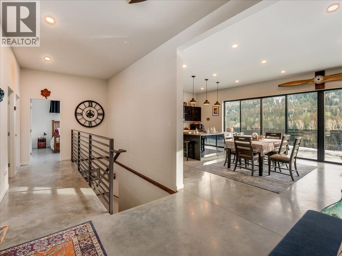 941 Redstone Drive, Rossland, British Columbia  V0G 1Y0 - Photo 7 - 10371133