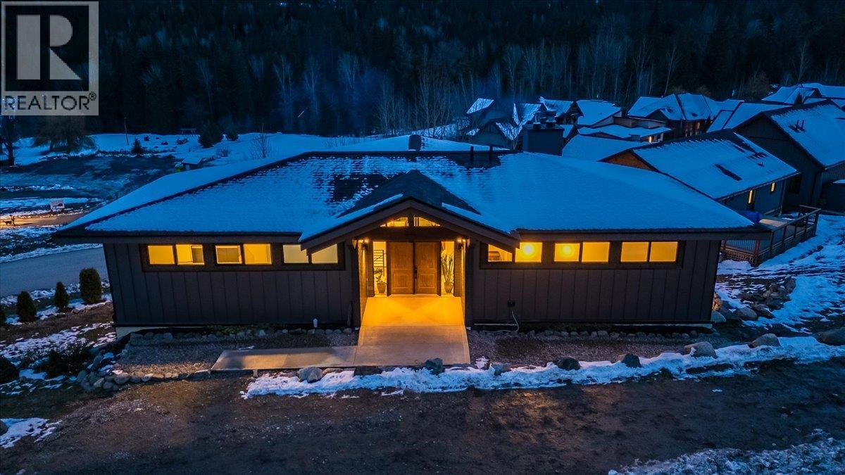 941 Redstone Drive, Rossland, British Columbia