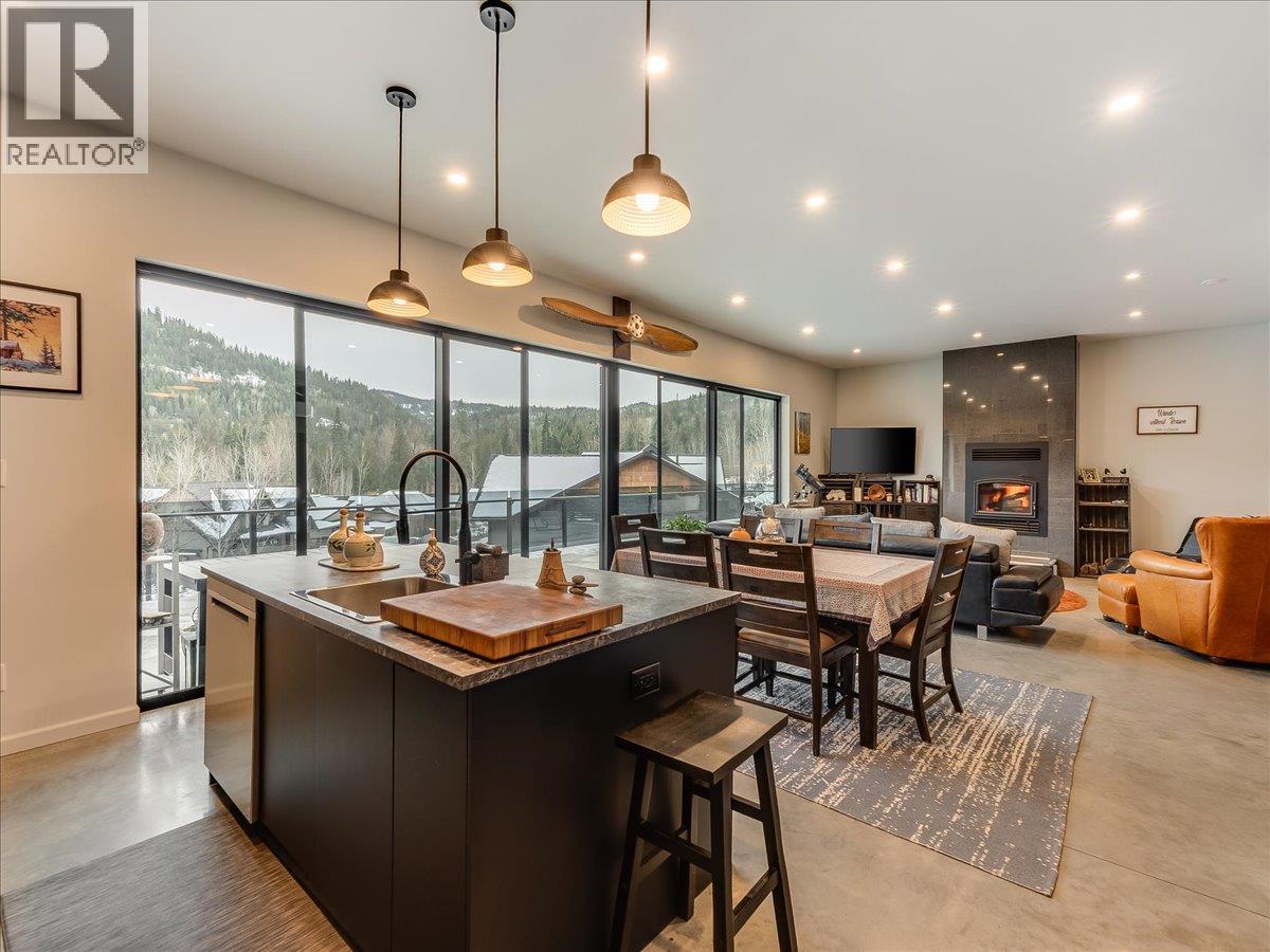 941 Redstone Drive, Rossland, British Columbia  V0G 1Y0 - Photo 14 - 10371133