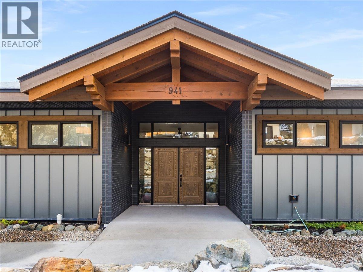 941 Redstone Drive, Rossland, British Columbia  V0G 1Y0 - Photo 4 - 10371133