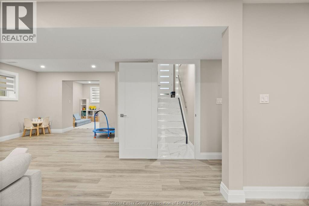 1003 Chateau Avenue, Windsor, Ontario N8P 0E6 - Photo 33 - 25031709