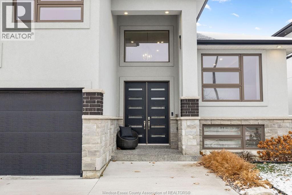 1003 Chateau Avenue, Windsor, Ontario N8P 0E6 - Photo 4 - 25031709