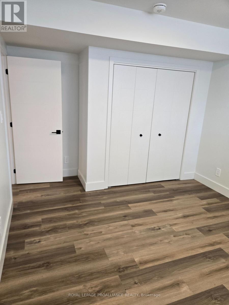 B - 8 Aldersgate Drive, Belleville (Belleville Ward), Ontario  K8P 4G3 - Photo 13 - X12630544