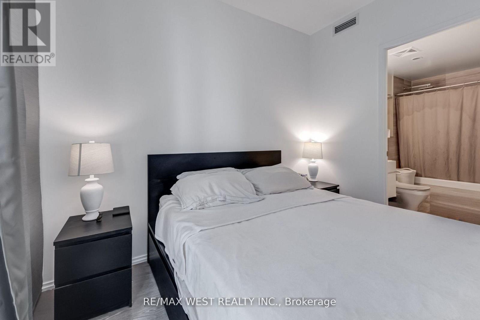 3011 - 45 Charles Street E, Toronto, Ontario  M4Y 1S2 - Photo 10 - C12634628