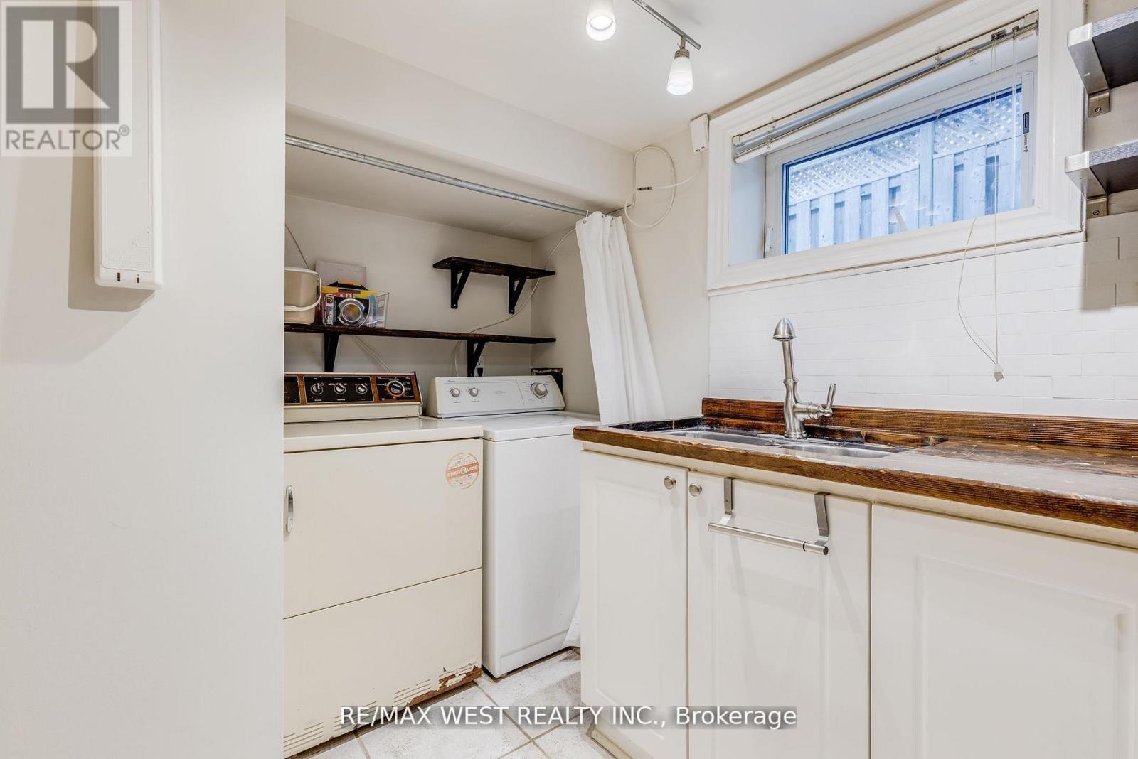 Lower - 606 Conacher Drive, Toronto, Ontario  M2M 3N1 - Photo 7 - C12634648