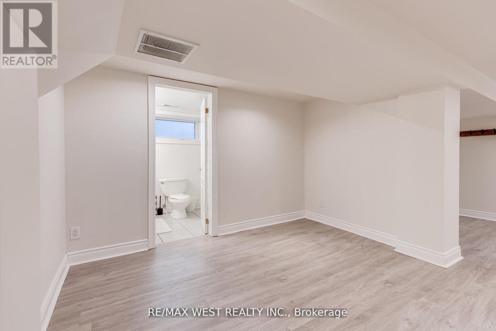 Lower - 606 Conacher Drive, Toronto, Ontario  M2M 3N1 - Photo 8 - C12634648