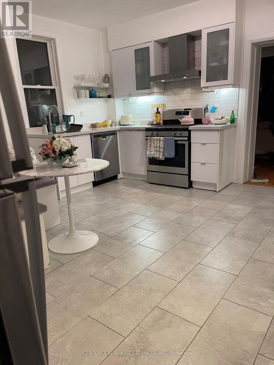 1 - 689 Euclid Avenue, Toronto, Ontario  M6G 2T8 - Photo 7 - C12634666