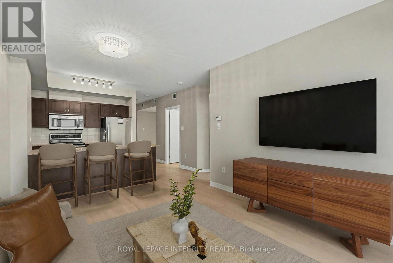 205 - 70 Landry Street, Ottawa, Ontario K1L 0A8 - Photo 5 - X12630522