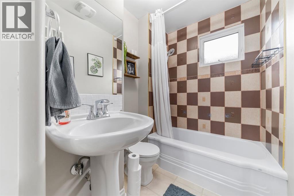 166 12 Street Se, Medicine Hat, Alberta T1A 1V2 - Photo 12 - A2274396