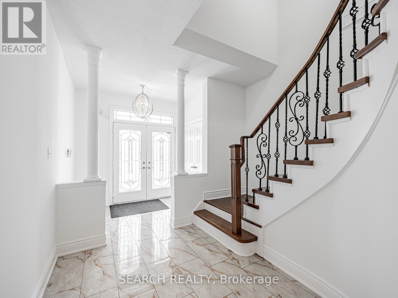 7 Homeview Road, Brampton, Ontario  L6R 2L9 - Photo 6 - W12317372