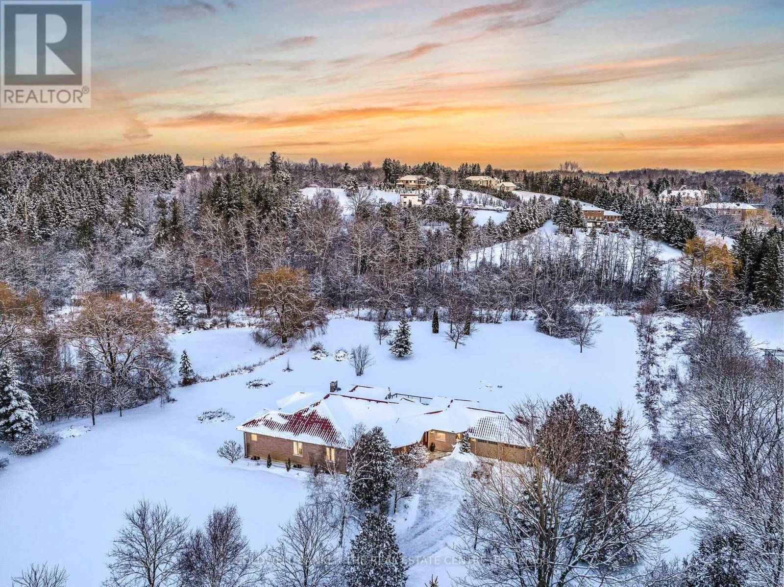 13715 Jane Street, King, Ontario  L7B 1A3 - Photo 3 - N12328096