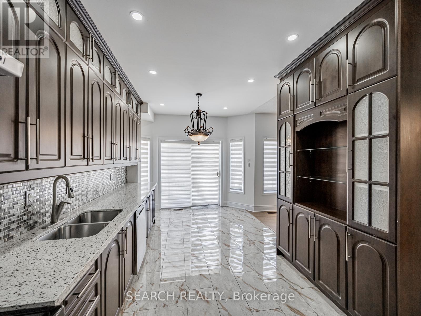 7 Homeview Road, Brampton, Ontario  L6R 2L9 - Photo 16 - W12317372