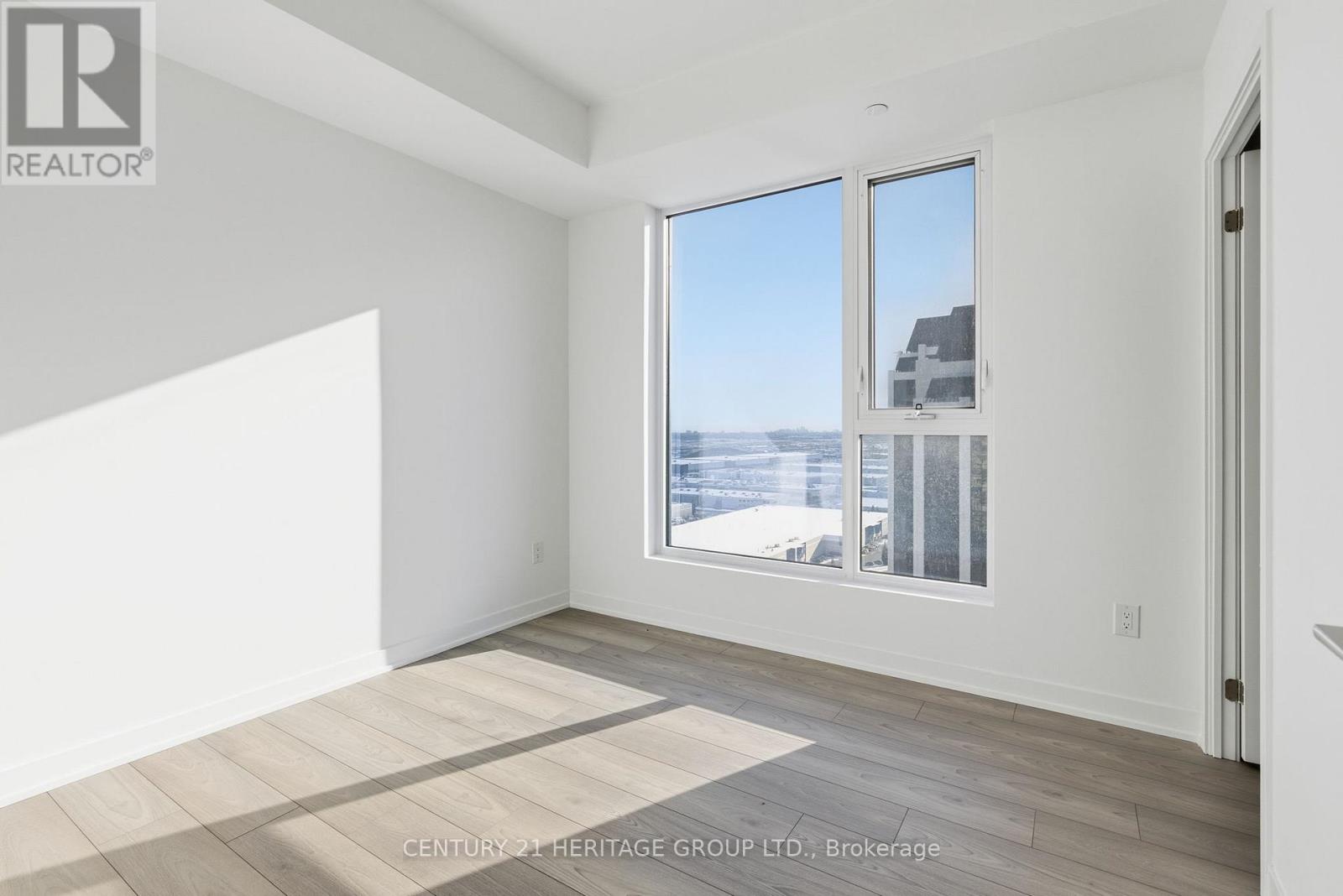 2019 - 10 Abeja Street, Vaughan, Ontario  L4K 0R4 - Photo 10 - N12634618