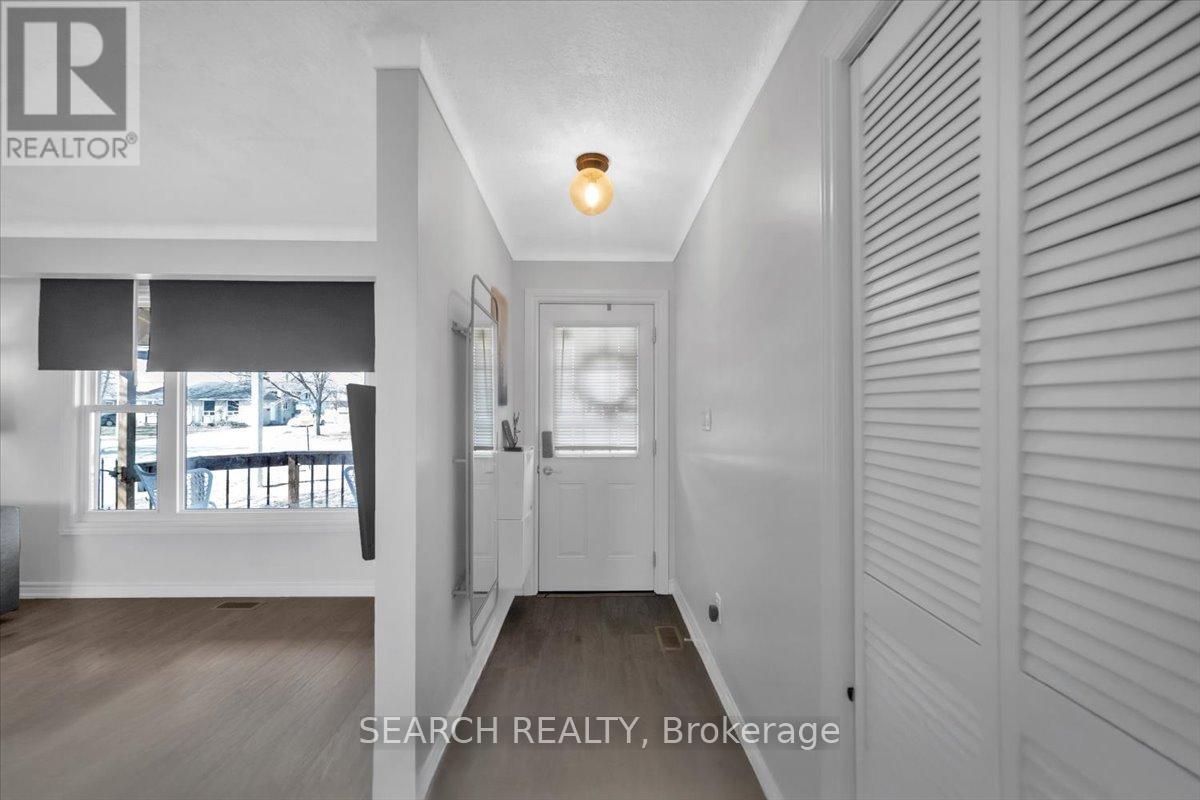 396 First Avenue, Welland, Ontario  L3C 5Z1 - Photo 6 - X12344586