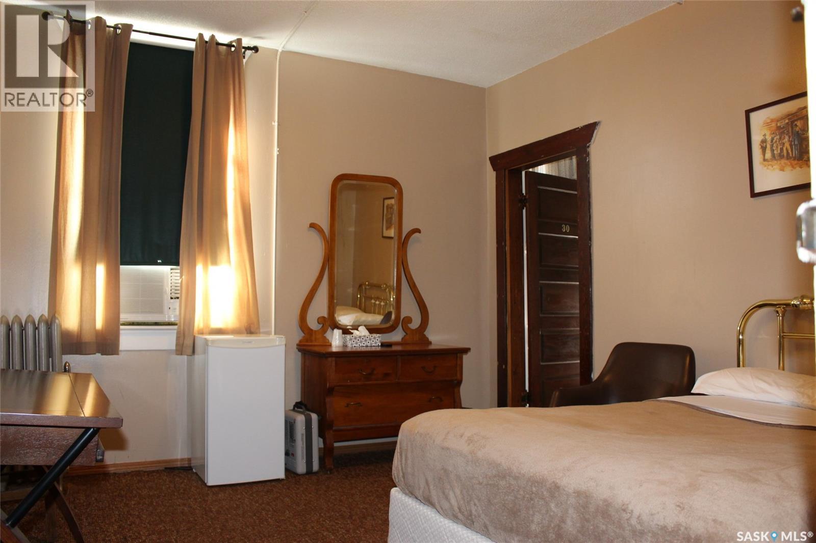 343 Redcoat Drive, Eastend, Saskatchewan  S0N 0T0 - Photo 18 - SK025658